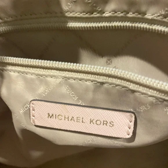 I took tags off/never used. I uploaded a photo for true color. - Picture 4 of 5